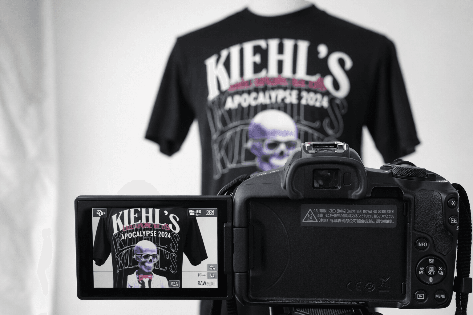 ทีมงาน Anajak T-Shirt กำลังประชุมงาน - Anajak T-Shirt