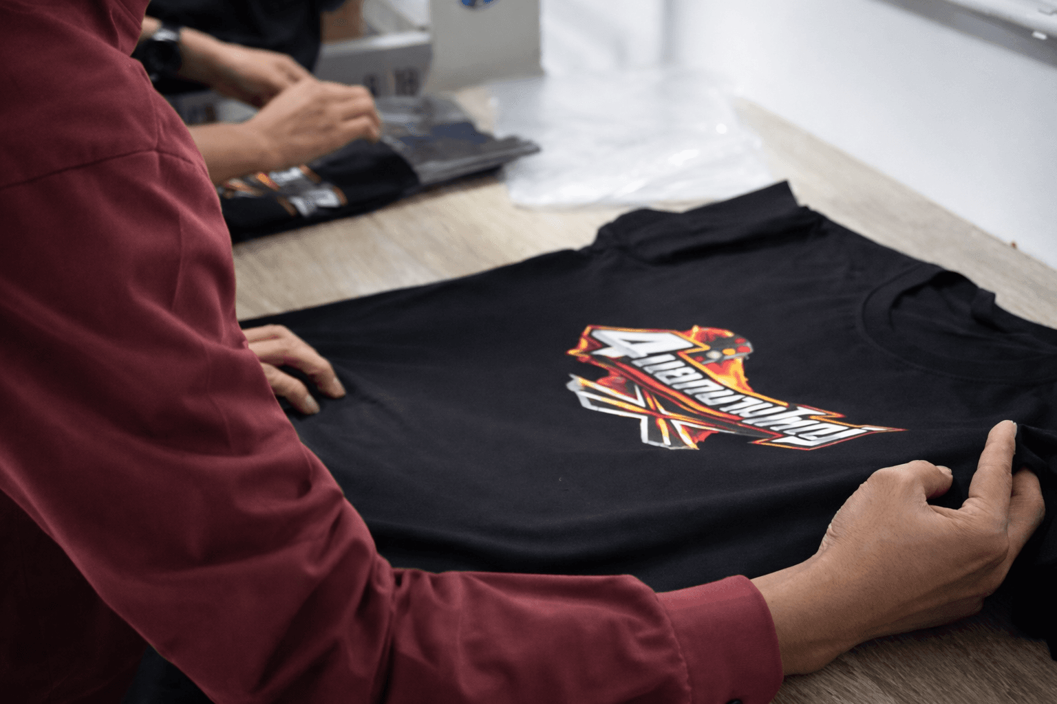 บริการ QC ตรวจสอบคุณภาพและแพ็คสินค้าเสื้อสกรีน